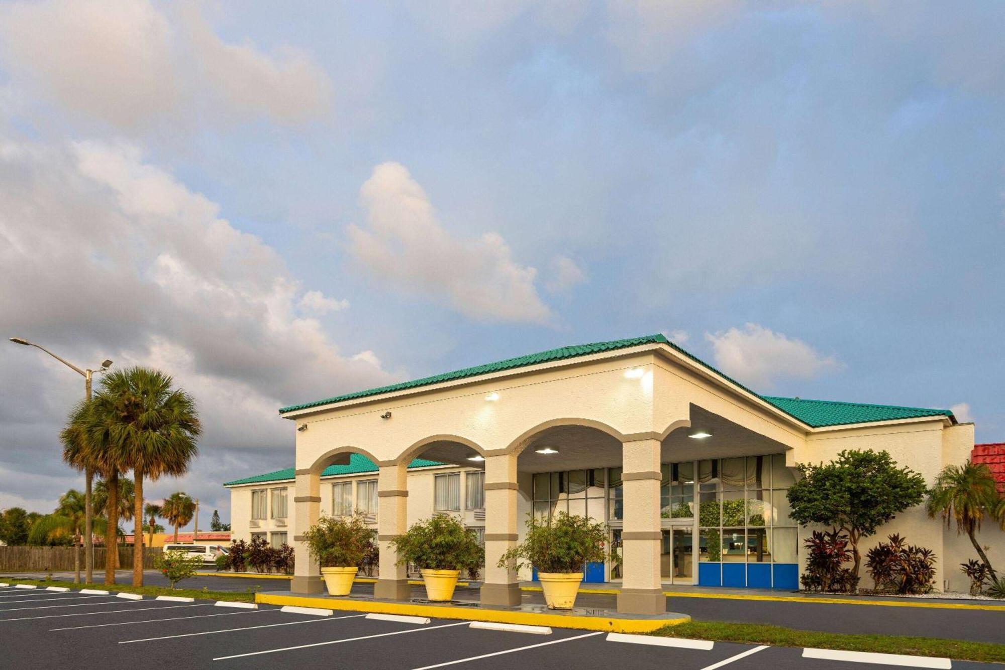 Days Inn By Wyndham Fort Pierce Midtown Luaran gambar